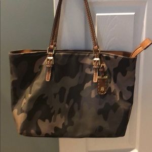 Tommy Hilfiger pocketbook
